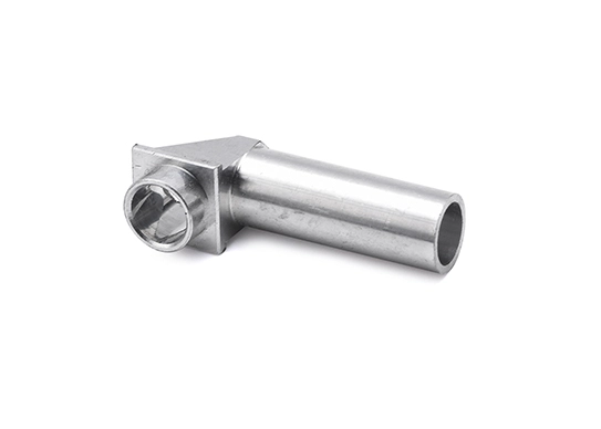 Peça de tubo curvado usinada em CNC