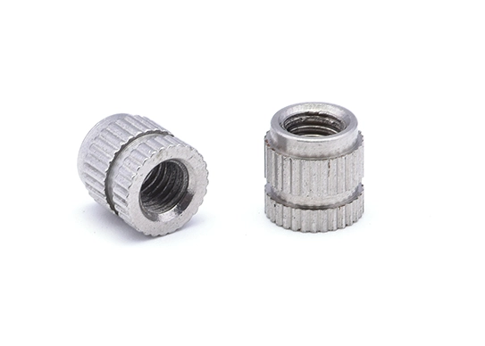 Porca de Inserção de Ranhura Reta 304