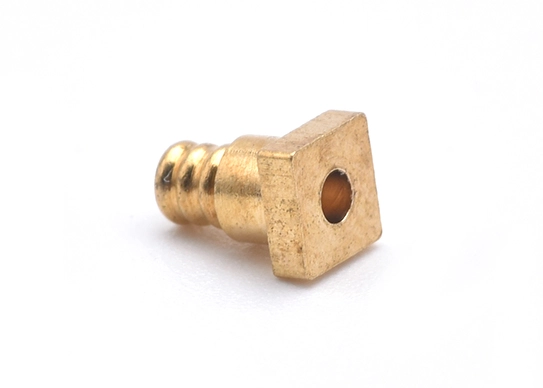 Pequeno parafuso escalonado de cobre em dispositivo médico