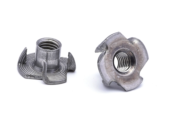 Porca de Aço Carbono Cor de Ferro de Quatro Garras